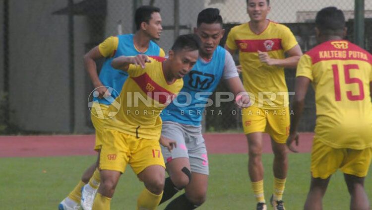 Kalteng Putra saat sedang latihan. Copyright: © Ronald Seger/INDOSPORT