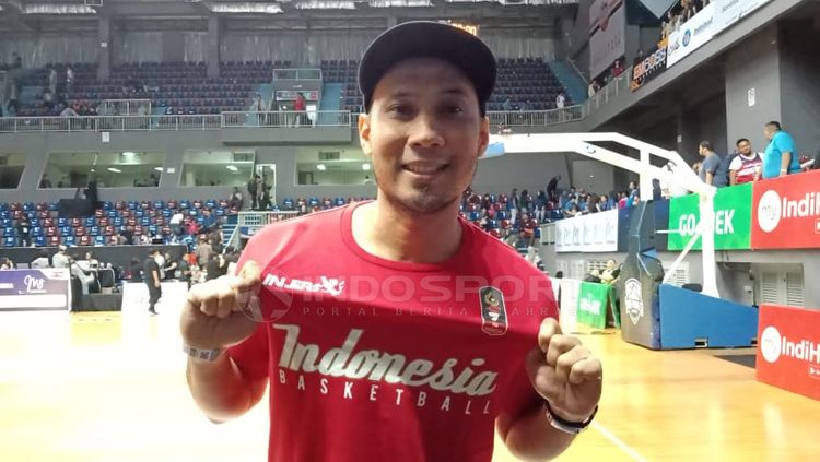 Caesar Gunawan, aktor dan presenter penggiat basket Indonesia Copyright: © Shintya Anya Maharani/INDOSPORT