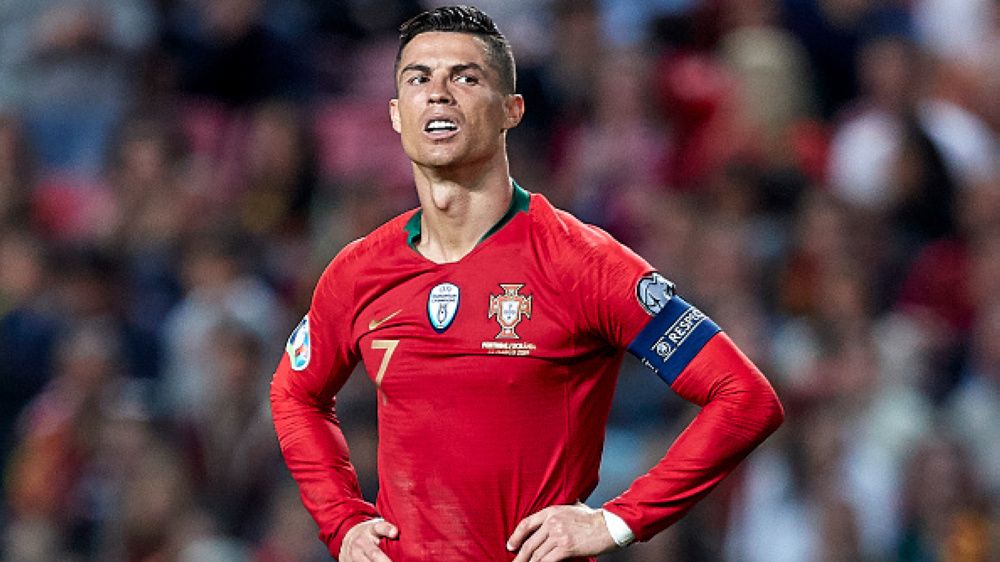 Ekspresi kekecewaan Cristiano Ronaldo saat memperkuat Timnas Portugal. Copyright: © Quality Sport Images/Getty Images
