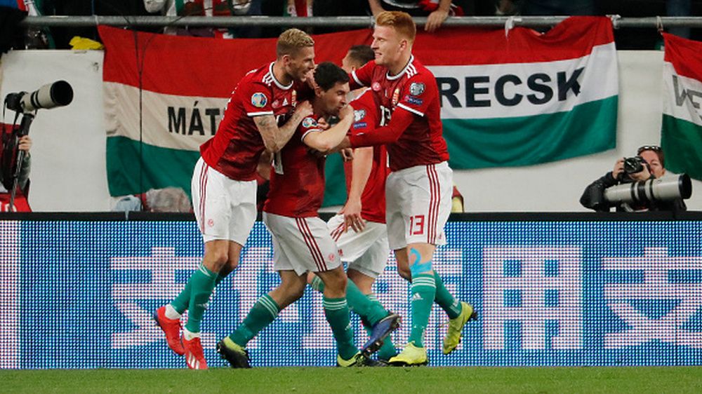 Pemain Hungaria merayakan gol ke gawang Kroasia Copyright: © Laszlo Szirtesi/Getty Images