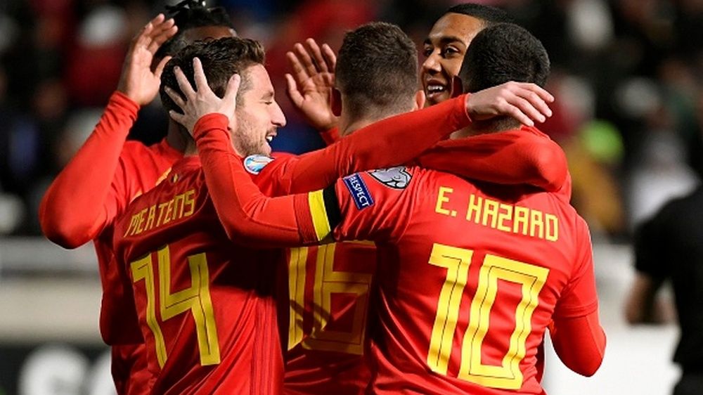 Pemain Belgia Merayakan Gol Hazard Copyright: &copy; Photo by Philippe Crochet / Photonews via Getty Images