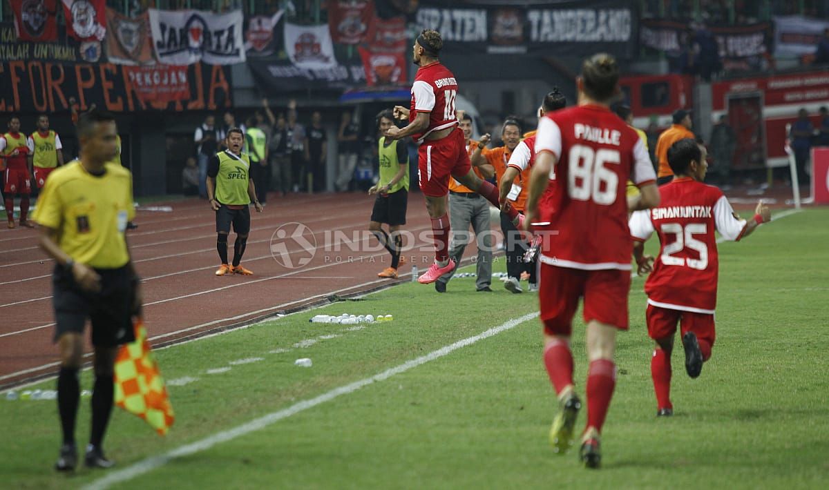 Selebrasi Bruno Matos (Persija Jakarta) saat menjebol gawang Kaltim Putra. Copyright: © Herry Ibrahim/Indosport.com