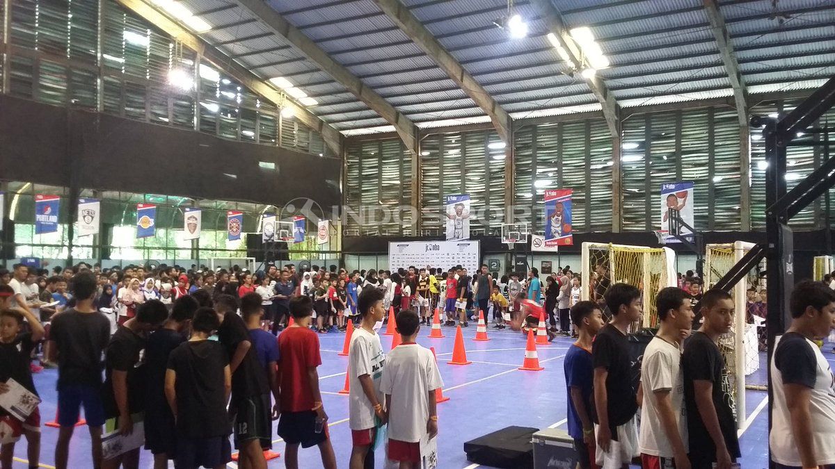 Program Jr. NBA yang digelar oleh The National Basketball Association (NBA) secara resmi kembali hadir untuk yang keenam kalinya secara berturut-turut di Cilandak Sport Center, Jakarta Selatan pada Sabtu (30/03/19). Copyright: &copy; Risto Risanto/Indosport.com