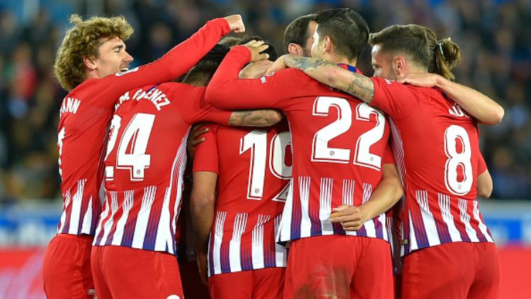 Selebrasi para pemain Atletico Madrid usai mencetak gol ke gawang Alaves. Copyright: © ANDER GILLENEA