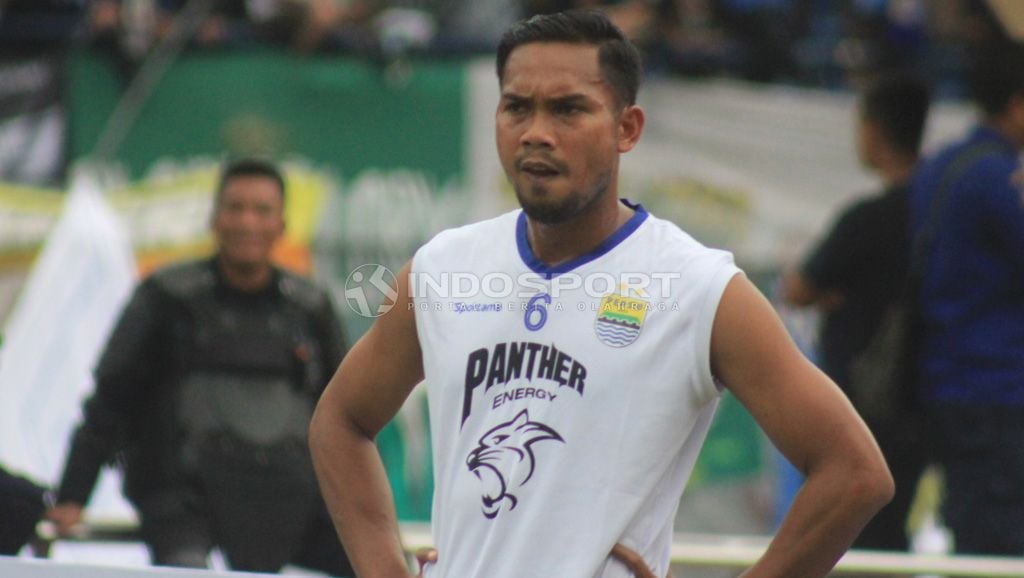 Kapten tim Badak Lampung FC, Sepulloh Maulana, merasa kehilangan sosok Daryono yang meninggal dunia pada Senin (09/11/20) pagi. Copyright: © Arif Rahman/Indosport.com