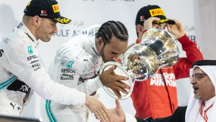 Lewis Hamilton dan Valtteri Bottas, dua pembalap dari Mercedes berhasil menguasai Formula 1 GP Bahrain 2019. Copyright: © Lars Baron/Getty Images