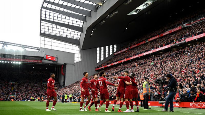 Skuat Liverpool berselebrasi pasca cetak gol ke Tottenham Hotspur Copyright: © Shaun Botterill/Getty Images