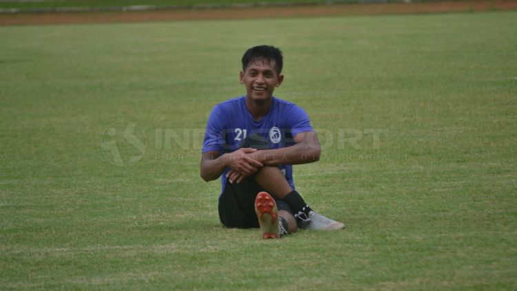 Eks striker Timnas Indonesia, Yongki Aribowo saat menjalani latihan perdana Sriwijaya FC untuk persiapan Liga 2 2019, Senin (1/4/19). Copyright: © Muhammad Effendi/INDOSPORT