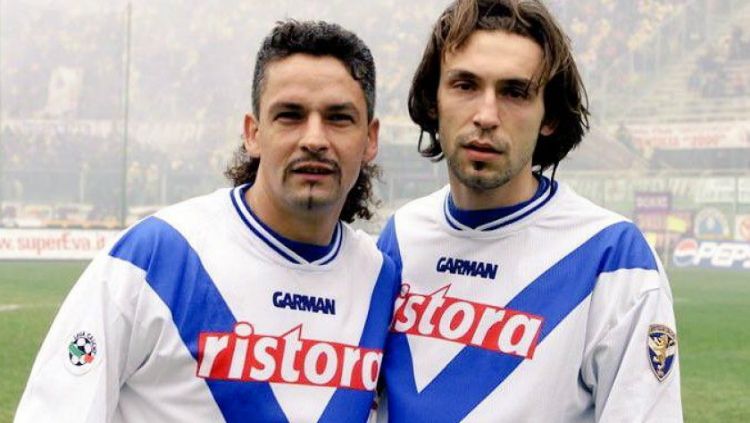 Roberto Baggio dan Andrea Pirlo semasa memperkuat Brescia. Copyright: © charitystars.net
