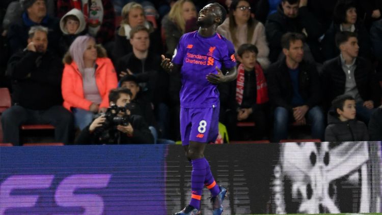 Naby Keita merayakan golnya ke gawang lawan dalam pertandingan Southampton vs Liverpool, Sabtu (06/04/19) dini hari. Mike Hewitt/Getty Images Copyright: © Mike Hewitt/Getty Images