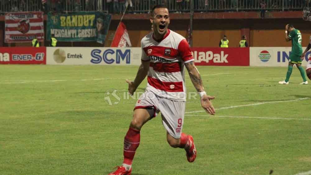 Eks striker Madura United, Aleksandar Rakic yang kini bergabung dengan PSIM Yogyakarta untuk kompetisi Liga 2 2023/2024. Copyright: © Fitra Herdian/Football265.com