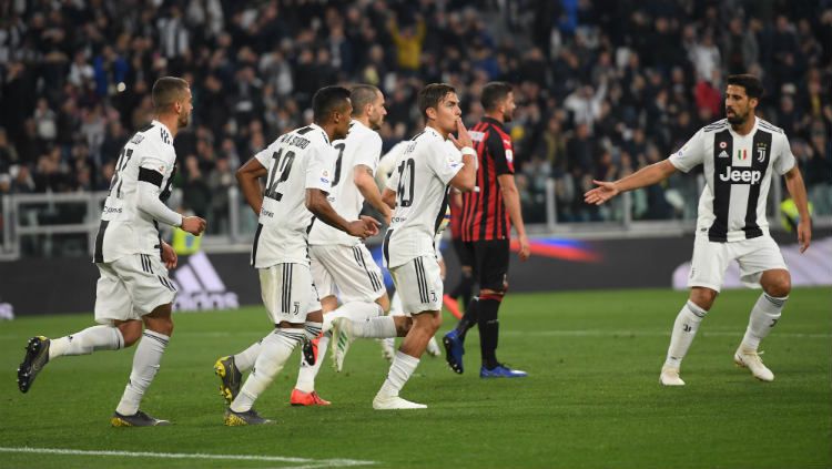 Paulo Dybala selebrasi saat pertandingan Juventus vs Milan, Sabtu (06/04/19) malam WIB. Tullio M. Puglia/Getty Images Copyright: © Tullio M. Puglia/Getty Images