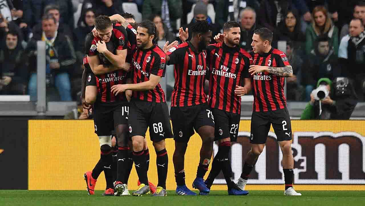 AC Milan masih berpeluang untuk lolos Liga Champions 2019/20 meski baru saja kalah 0-2 dari Torino. Copyright: © Tullio M. Puglia / Getty Images