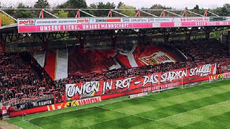 Union Berlin memiliki basis fans atau penggemar paling loyal di Bundesliga Jerman dibandingkan Borussia Dortmund Copyright: © ultrastifo