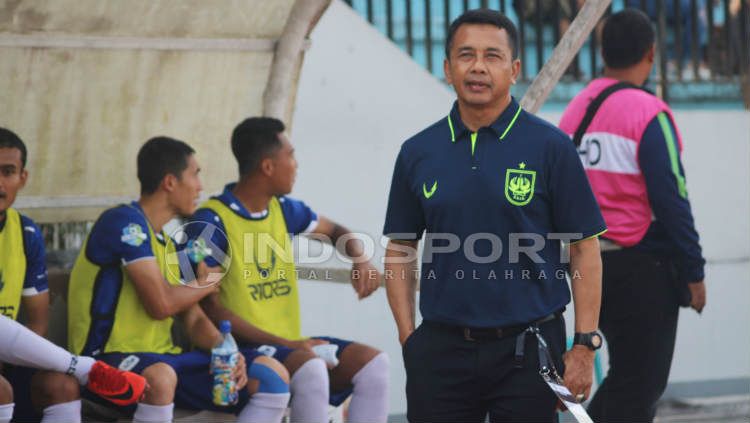 Pelatih PSIS Semarang, Jafri Sastra. (Ronald Seger Prabowo/INDOSPORT) Copyright: © Ronald Seger Prabowo/INDOSPORT