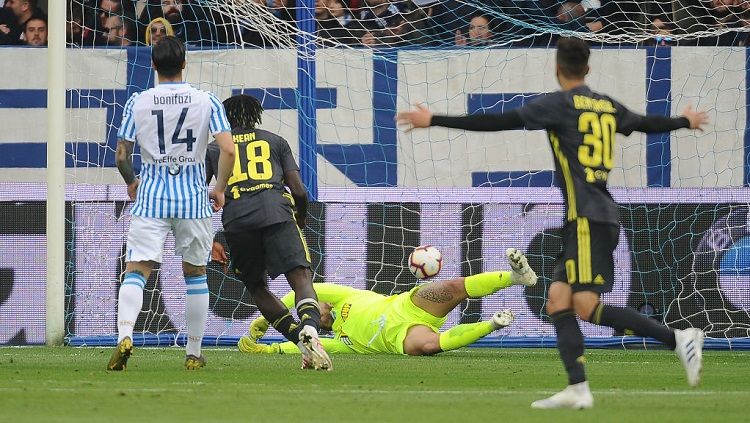 Moise Kean mencetak gol ke gawang SPAL dalam laga pekan ke-32 Serie A Italia, Sabtu (13/04/19). Mario Carlini/Getty Images. Copyright: © Mario Carlini/Getty Images