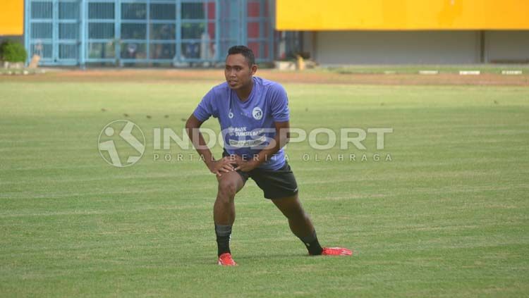 Mantan striker Persija U-21 Ahmad Ikhwan yang kini ikut latihan bersama Sriwijaya FC. (Muhammad Effendi/INDOSPORT) Copyright: © Muhammad Effendi/INDOSPORT