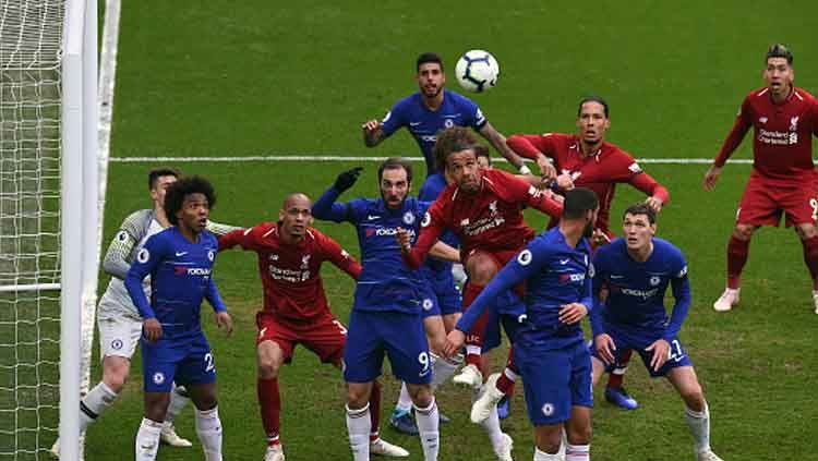 Duel antar pemain Liverpool dan Chelsea di Anfield dalam lanjutan pakan ke-34 Liga Primer Inggris 2018/19. Copyright: © John Powell/GETTYIMAGES