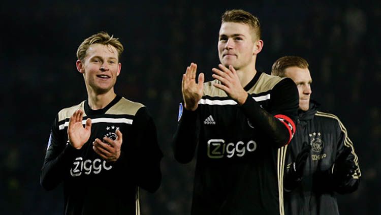 Frenkie de Jong (kiri) saat masih bersama Matthijs de Ligt, di Ajax Amsterdam Copyright: © Soccrates Images/GettyImages