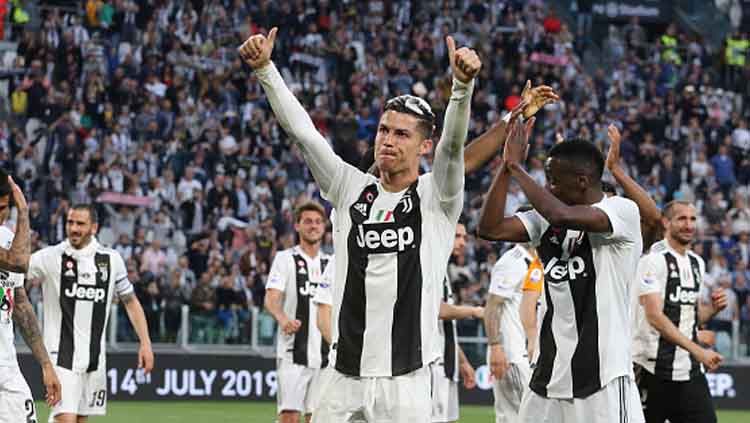 Cristiano Ronaldo memberikan ucapan terima kasih kepada fans Juventus yang memberikan dukungan kepadanya sepanjang musim 2018-19. Copyright: © NurPhoto/GETTYIMAGES