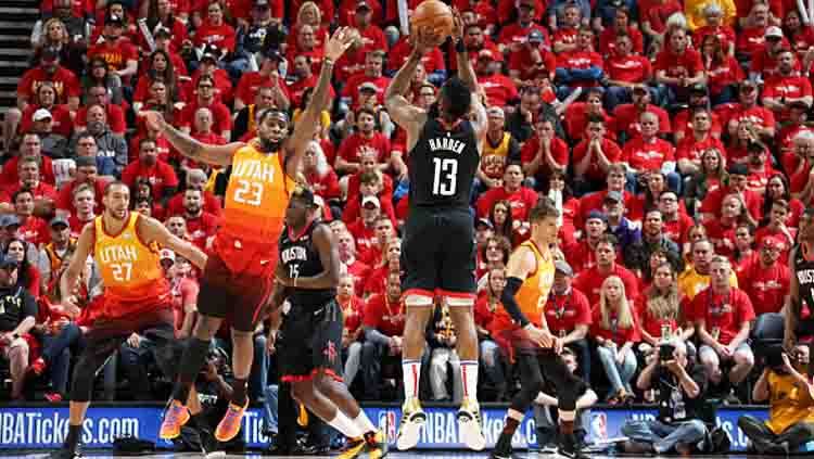 Houston Rockets vs Utah Jazz di NBA Playoffs 2019 game ke-3. Copyright: © Melissa Majchrzak/GETTYIMAGES