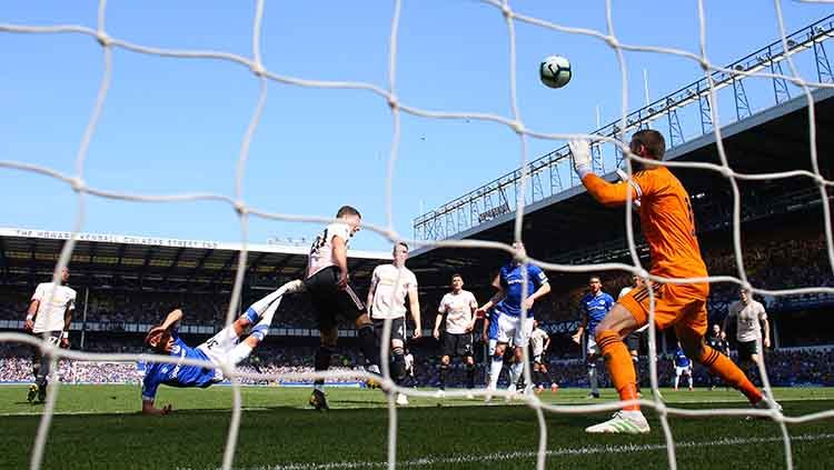 Richarlison mencetak gol ke gawang Man United lewat tendangan salto 13 pada pertandingan Liga Premier Inggris di Goodison Park, Minggu (21/04/19). Alex Livesey / Getty Images Copyright: © Alex Livesey / Getty Images