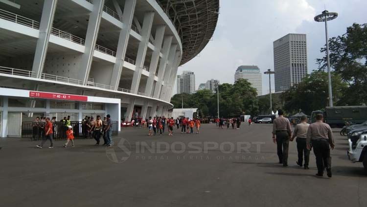 Situasi Stadion GBK jelang laga Persija vs Ceres. Copyright: © Zainal Hasan/INDOSPORT