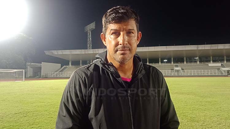Angel Alfredo Vera,  Pelatih Bhayangkara FC Copyright: © Shintya Anya Maharani/INDOSPORT