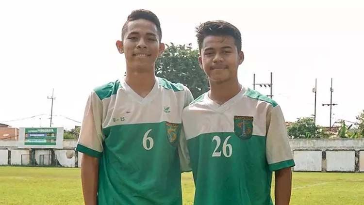 Syukran Arabia Samual dan Andrian Rusdianto, pemain baru Persebaya U-16. Copyright: © Dok. Persebaya