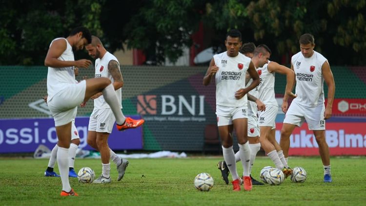 PSM Makassar melakoni latihan resmi jelang melawan Bhayangkara FC pada Kratingdaeng Piala Indonesia di Stadion PTIK, Jumat (26/4/19). Copyright: © Media PSM Makassar