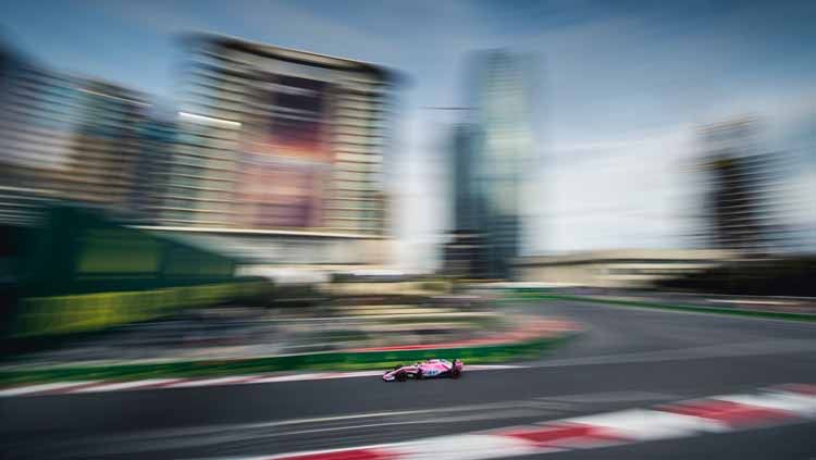 Sirkuit Baku merupakan lokasi dimana pembalap F1 bisa mencapai kecepatan maksimal hingga 336 km/h. Copyright: © cdn.bakucitycircuit