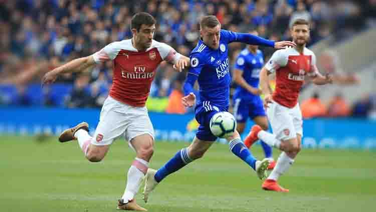 Usai resmi melepas Mesut Ozil, Arsenal kembali memutus kontrak salah satu pemainnya. Sosok yang dimaksud adalah bek Sokratis Papastathopoulos. Copyright: © LINDSEY PARNABY/AFP/Getty Images