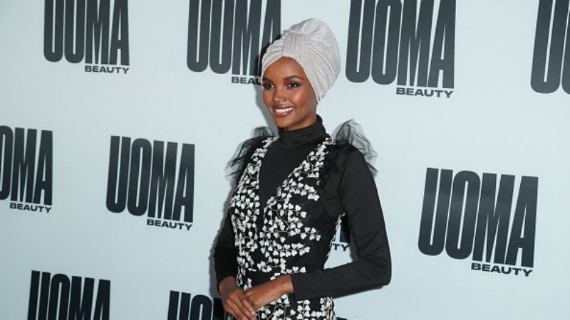 Halima Aden, model muslim pertama di Sports Illustrated Copyright: © Leon Bennett / getty images