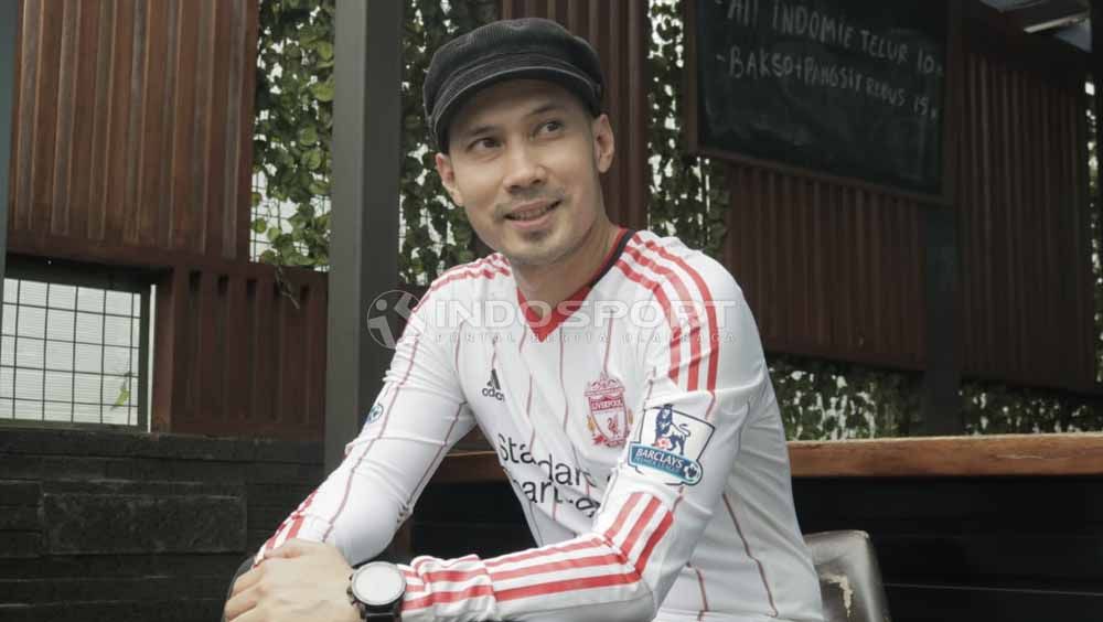 Caesar Gunawan memang terkenal merupakan pendukung berat salah satu klub terbesar asal Inggris, Liverpool FC. Foto: Ario/INDOSPORT Copyright: &copy; Ario/INDOSPORT