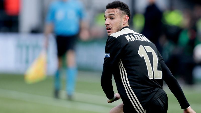 Bek Ajax Amsterdam, Noussair Mazraoui, yang dikaitkan dengan AC Milan. Foto: Soccrates Images / Contributor / Getty Images. Copyright: © Soccrates Images / Contributor / Getty Images