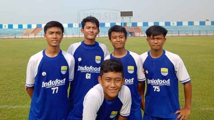 Dafa Fikri Maulana (paling kanan) dan Diandra Diaz (kedua dari kanan). Copyright: © PERSIB.co.id/M.Jatnika Sadili