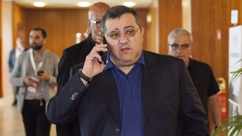 Mino Raiola Mulai 'Bermain' dengan AC Milan Soal Donnarumma, Juventus Mengintip Copyright: © NurPhoto / Contributor / Getty Images