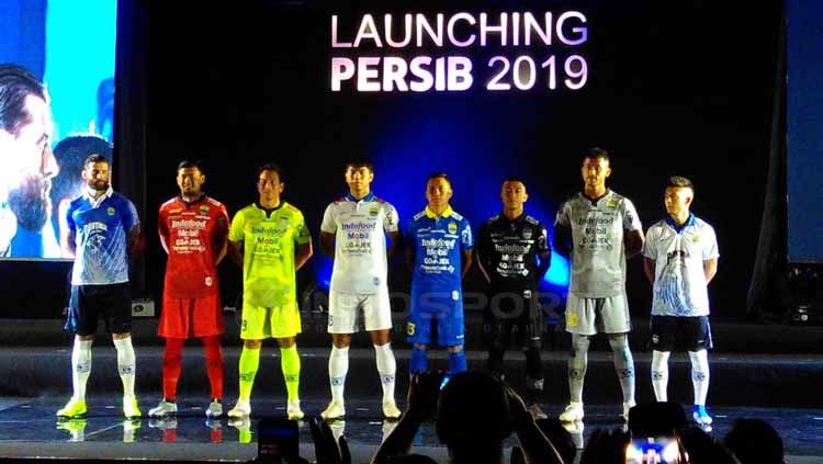 Jersey yang akan digunakan Persib Bandung untuk mengarungi musim 2019. Arif Rahman/INDOSPORT Copyright: © Arif Rahman/INDOSPORT