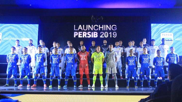 Jersey yang akan digunakan Persib Bandung untuk mengarungi musim 2019. Arif Rahman/INDOSPORT Copyright: © Arif Rahman/INDOSPORT