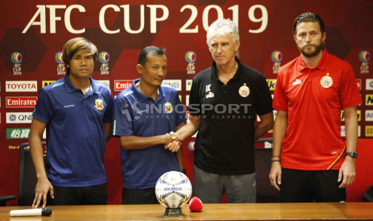 Jumpa Pers Persija vs Shan United di piala AFC. Foto Herry Ibrahim/INDOSPORT Copyright: © Herry Ibrahim/INDOSPORT
