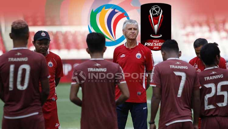 Persija Jakarta dan logo Piala AFC dan Piala Presiden Copyright: © Herry Ibrahim/Eli Suhaeli/INDOSPORT
