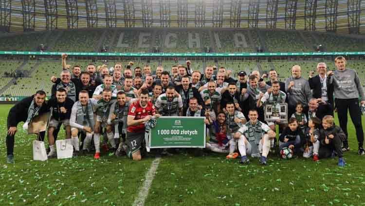 Egy Maulana Vikri bersama Lechia Gdansk memperoleh hadiah 1 juta zlotych (Rp3 miliar) setelah finis di urutan tiga Ekstraklasa 2018/19 Copyright: © Lechia Gdańsk