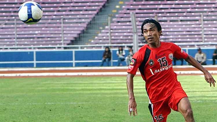 Aliyudin saat mengenakan jersey Persija Copyright: © goal.com