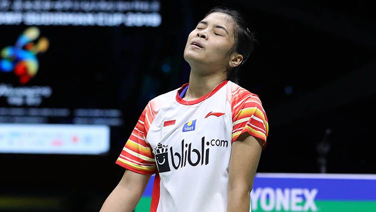 Gregoria Mariska Tunjung harus menelan kekalahan pada babak 16 besar Kejuaraan Dunia Bulutangkis 2019 dari wakil Thailand, Ratchanok Intanon Copyright: © badmintonindonesia.org