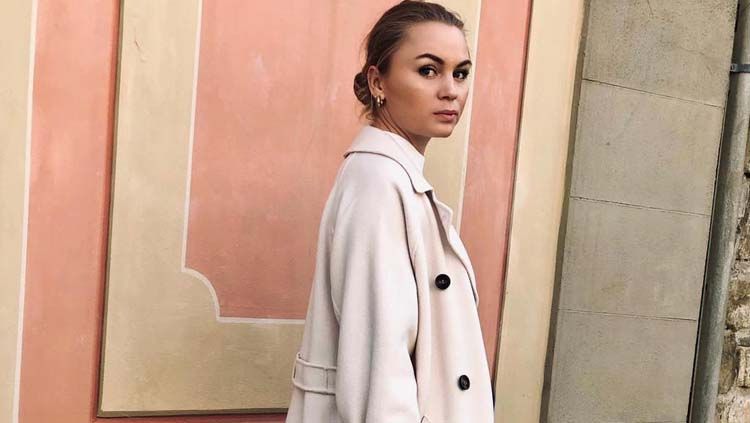 Kekasih pemain keturunan Indonesia Kevin Diks, Demi. Copyright: &copy; demivdrogen