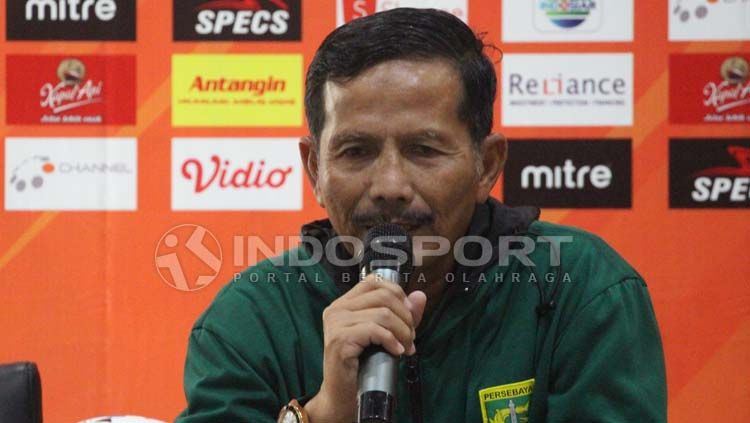Djajang Nurdjaman, pelatih Persebaya Surabaya saat konfrensi pers, Rabu (29/5/19). Copyright: © Fitra Herdian/INDOSPORT