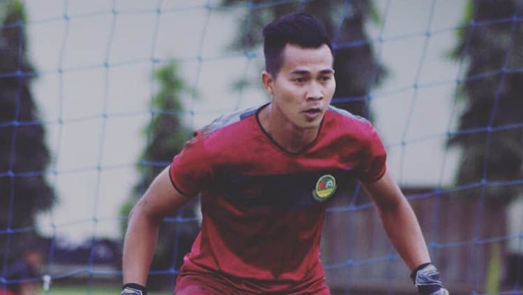 Angga Saputro kiper TIRA-Persikabo saat jalani latihan. Copyright: © cecep.12
