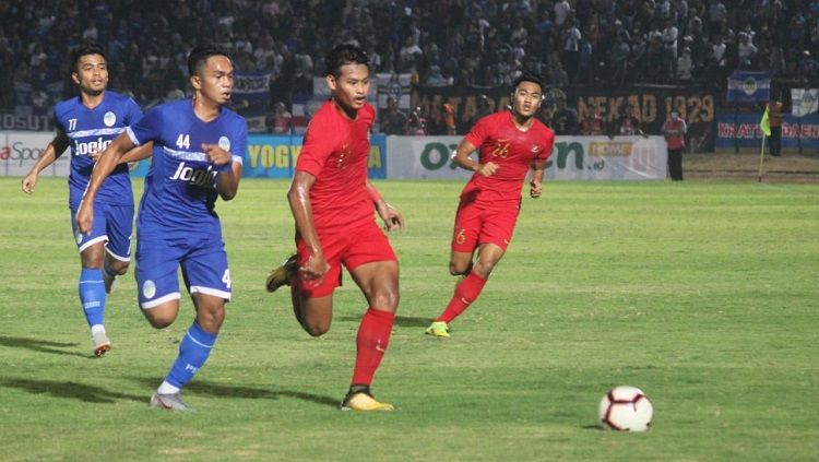 Pertandingan uji coba PSIM Yogyakarta vs Timnas Indonesia U-23 di Stadion Sultan Agung, Minggu (02/06/19). Copyright: © Ronaldo Seger/INDOSPORT
