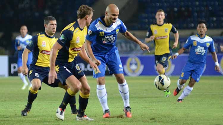 Persib Bandung saat laga melawan Central Coast Mariners. Foto: simamaung Copyright: © simamaung