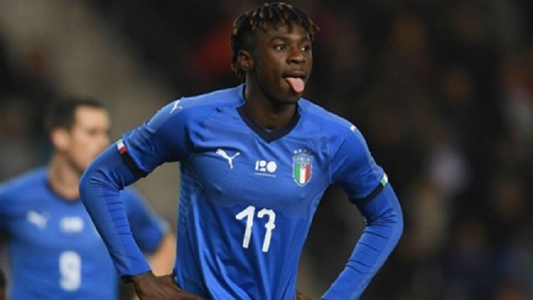 Raksasa sepak bola Serie A Liga Italia, AS Roma, kabarnya ingin melakukan tukar pemain demi mendatangkan Moise Kean dari Everton. Copyright: © goal.com